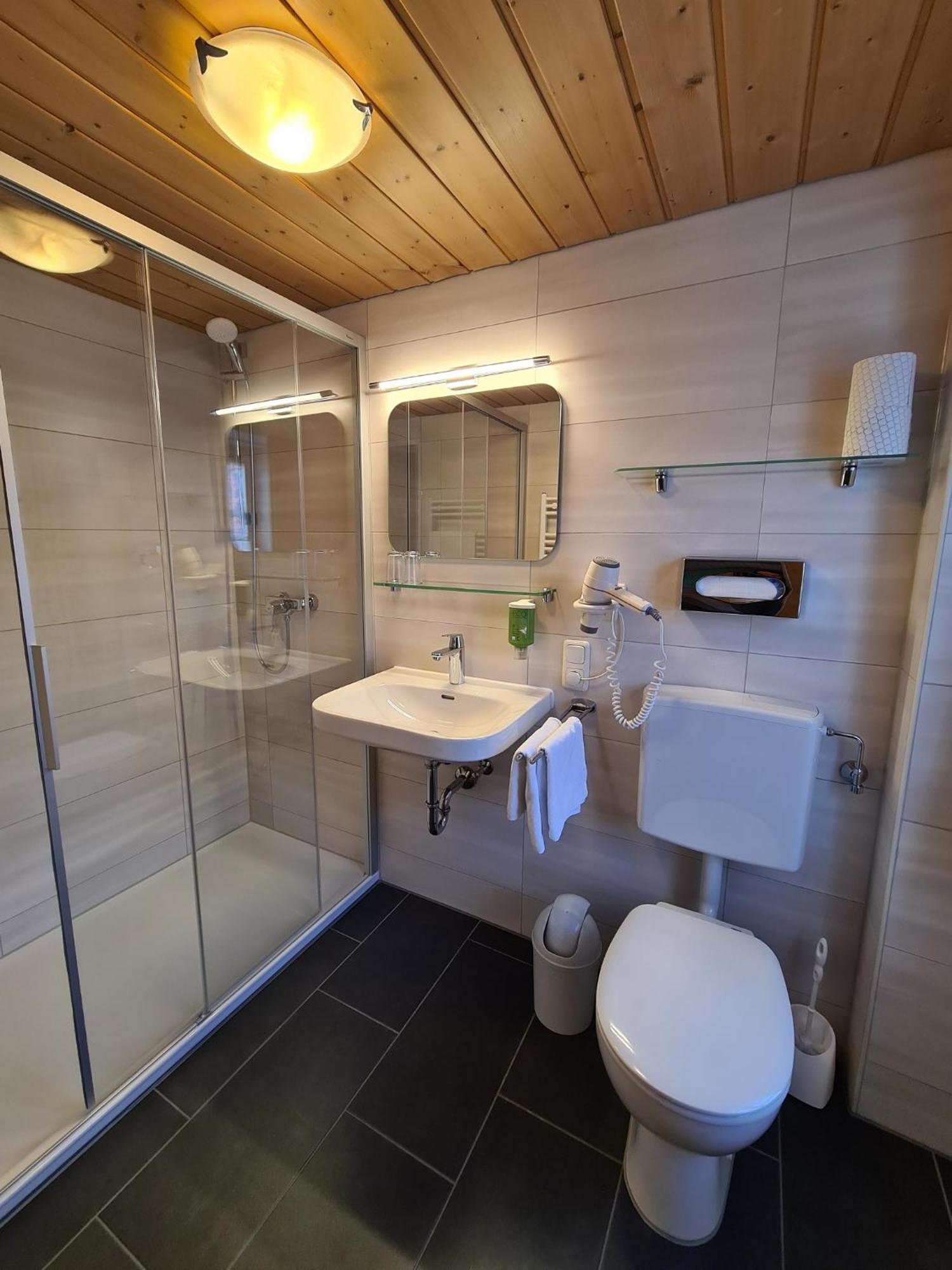 Hotel Altwirt Lenggries Εξωτερικό φωτογραφία